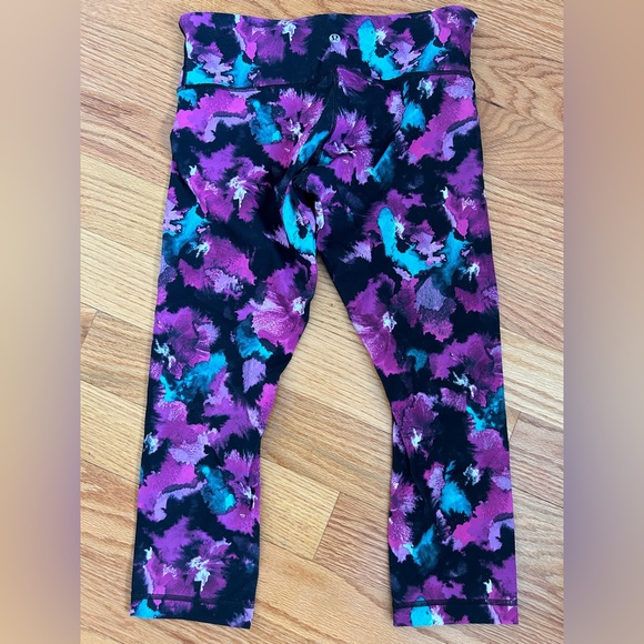 Lululemon Wunder Under Crop - Picture 3 of 6